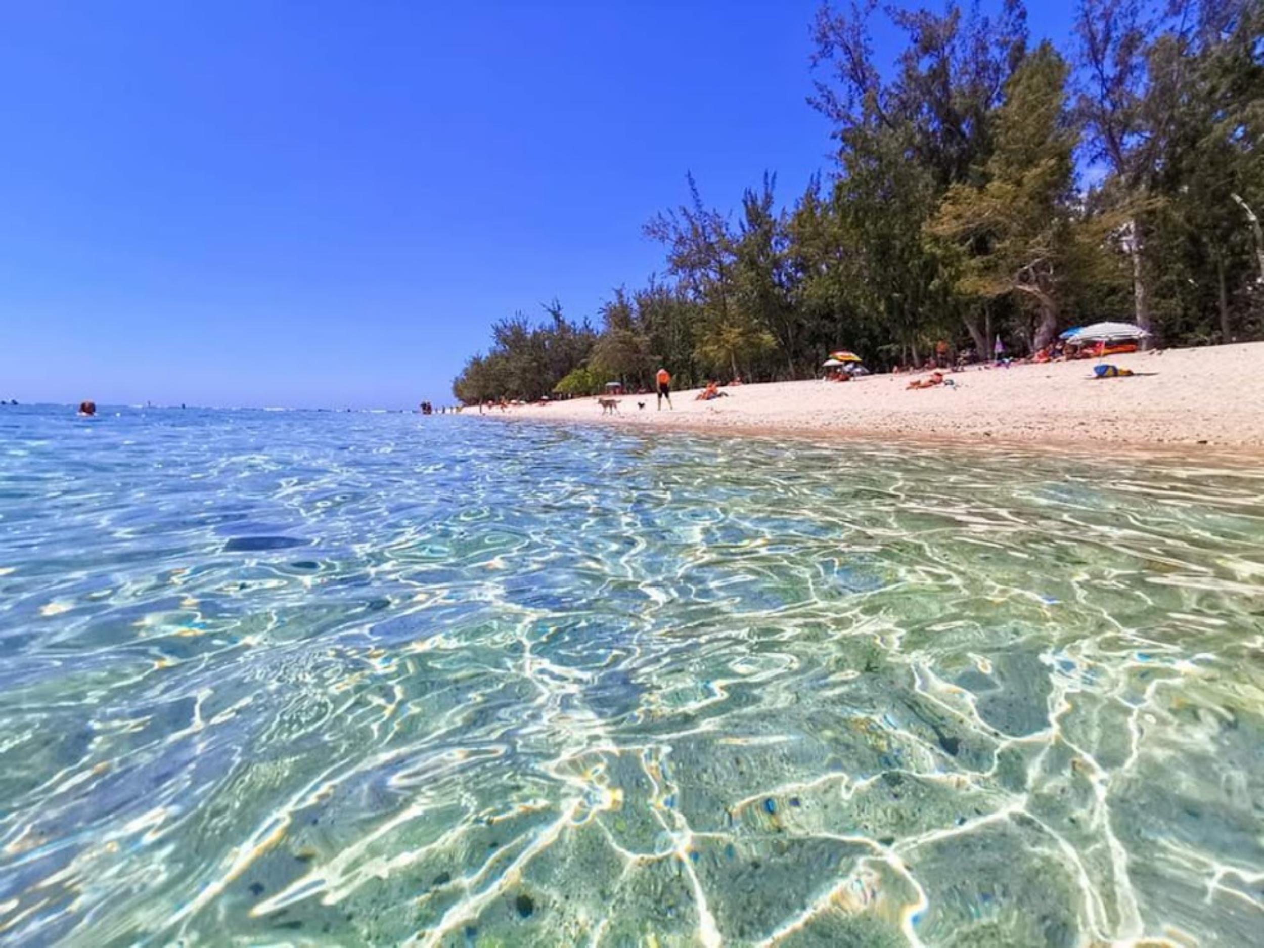 PLAGE DE TROU D'EAU